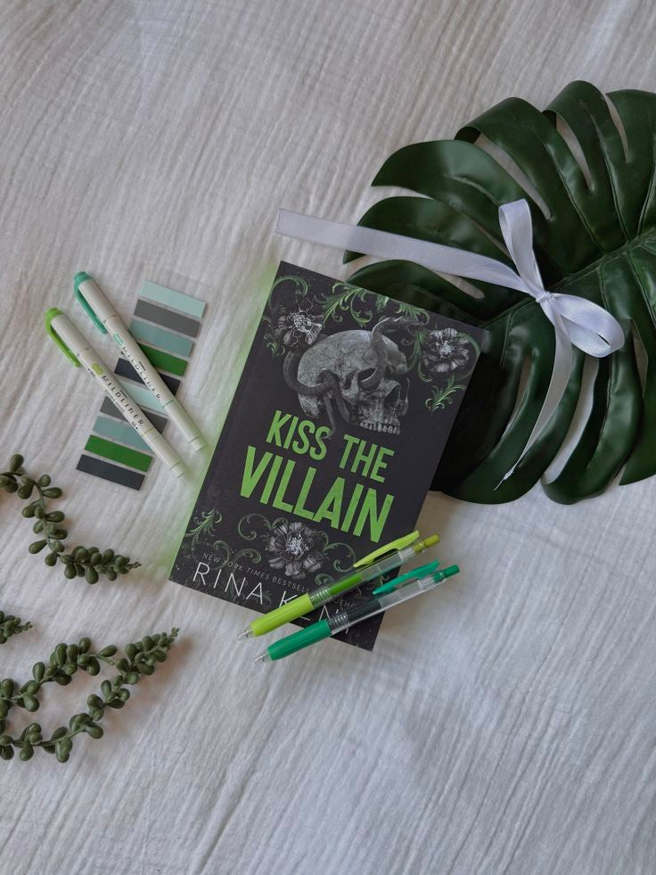 Kiss the villain by Rina Kent - Dark romance novel